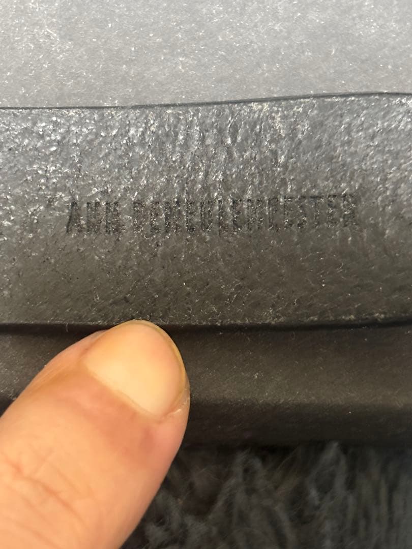 アンドゥムルメステール 黒レザーバングル