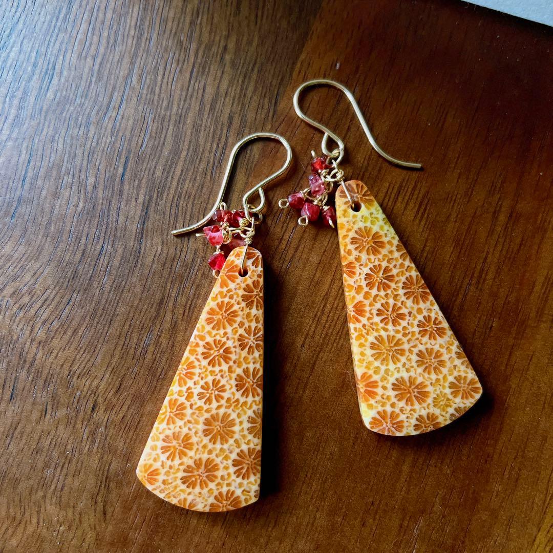 ポメころび◆一点物✧オレンジフォッシルコーラル×レッドスピネルピアス