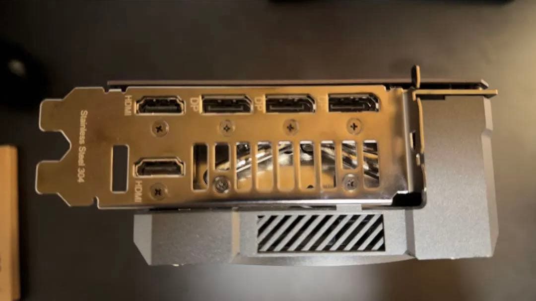 グラフィックボード・グラボ・ビデオカード ASUS TUF RTX 5070Ti 16G
