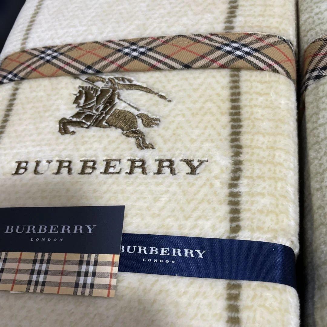 BURBERRY ギフトモーフボックス 140x200cm