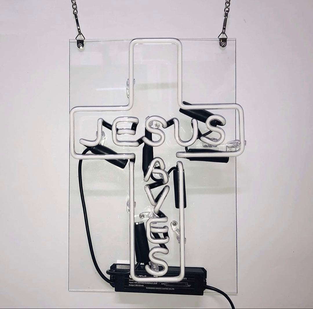 オーダーメイド　ネオンサインJESUS SAVES NEON管　14*9インチ