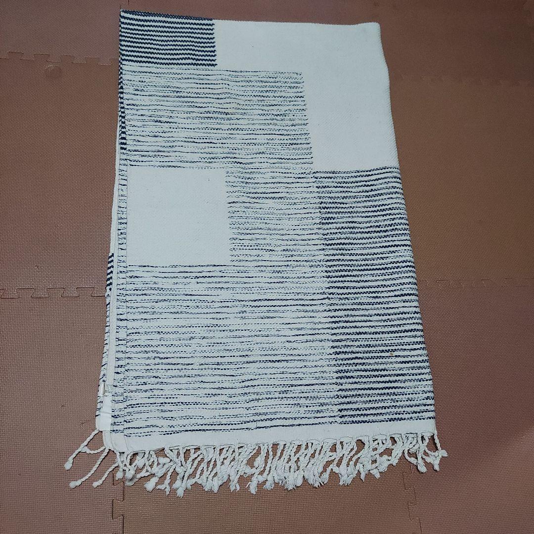 ZARA  コットン製 白と紺ストライプラグ 150×200cm
