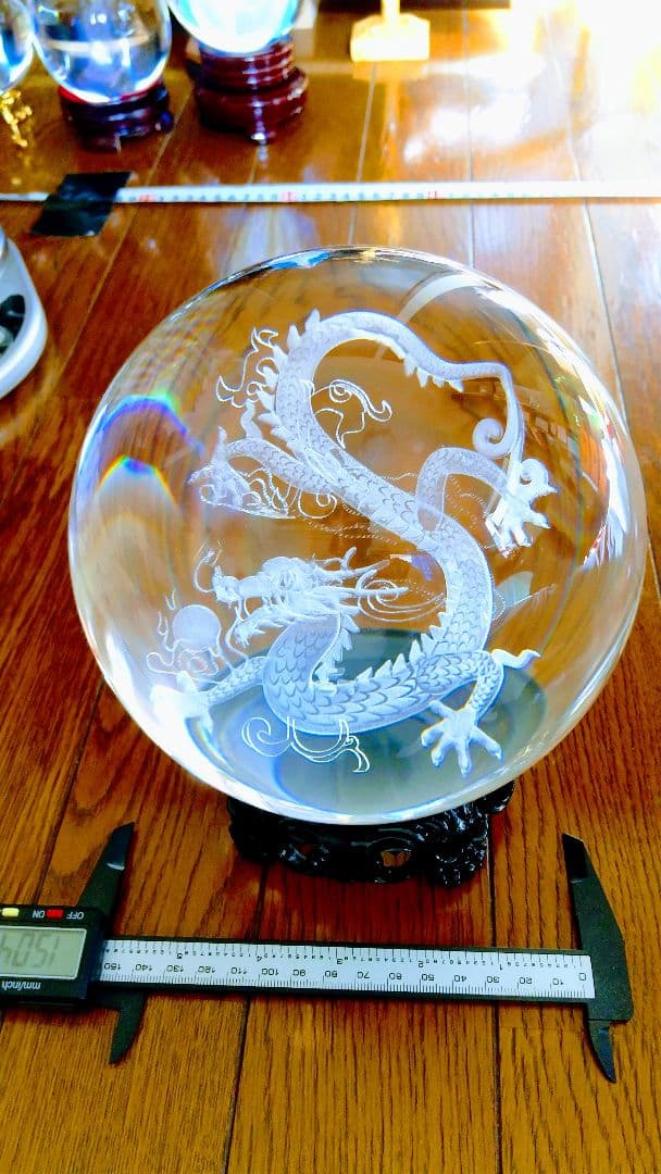 超綺麗&超豪華.巨大.龍入り水晶玉の置物.直径15センチ位..最高級台座付きます