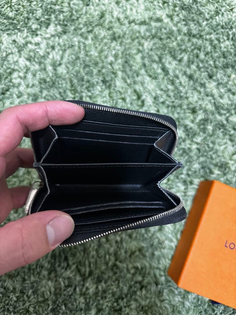 LOUIS VUITTON ルイヴィトン エピ ジッピー パース