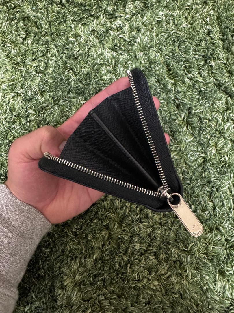 LOUIS VUITTON ルイヴィトン エピ ジッピー パース