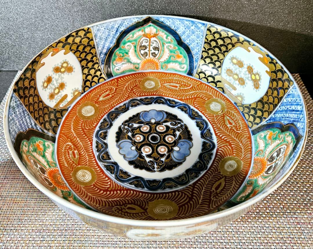 【名品❗️】江戸時代後期　古伊万里　錦手　羊歯唐草文　金彩色絵　27.3cm大鉢