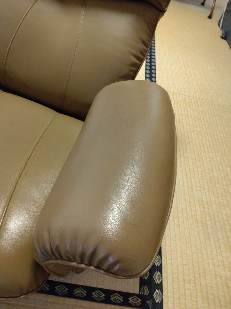 スーパーソフトレザー座椅子　匠　回転、リクライニング付き　1人掛け