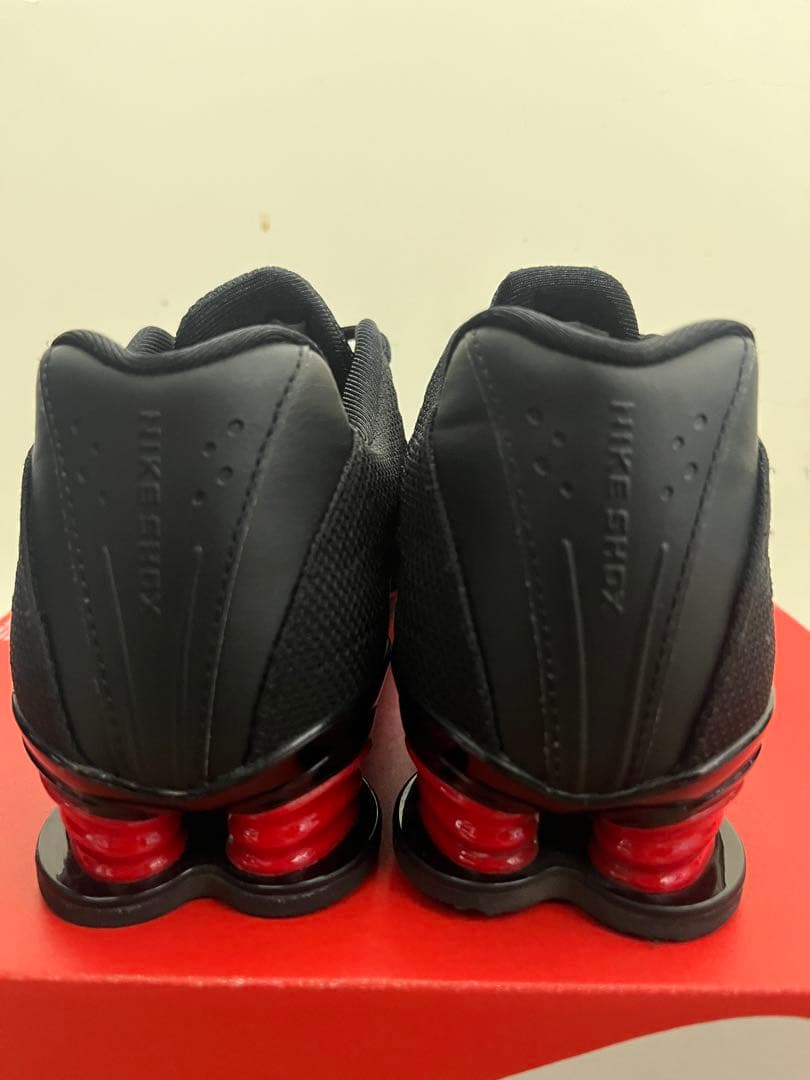 Nike Shox Z ブラック/レッド スニーカー　ウィメンズ