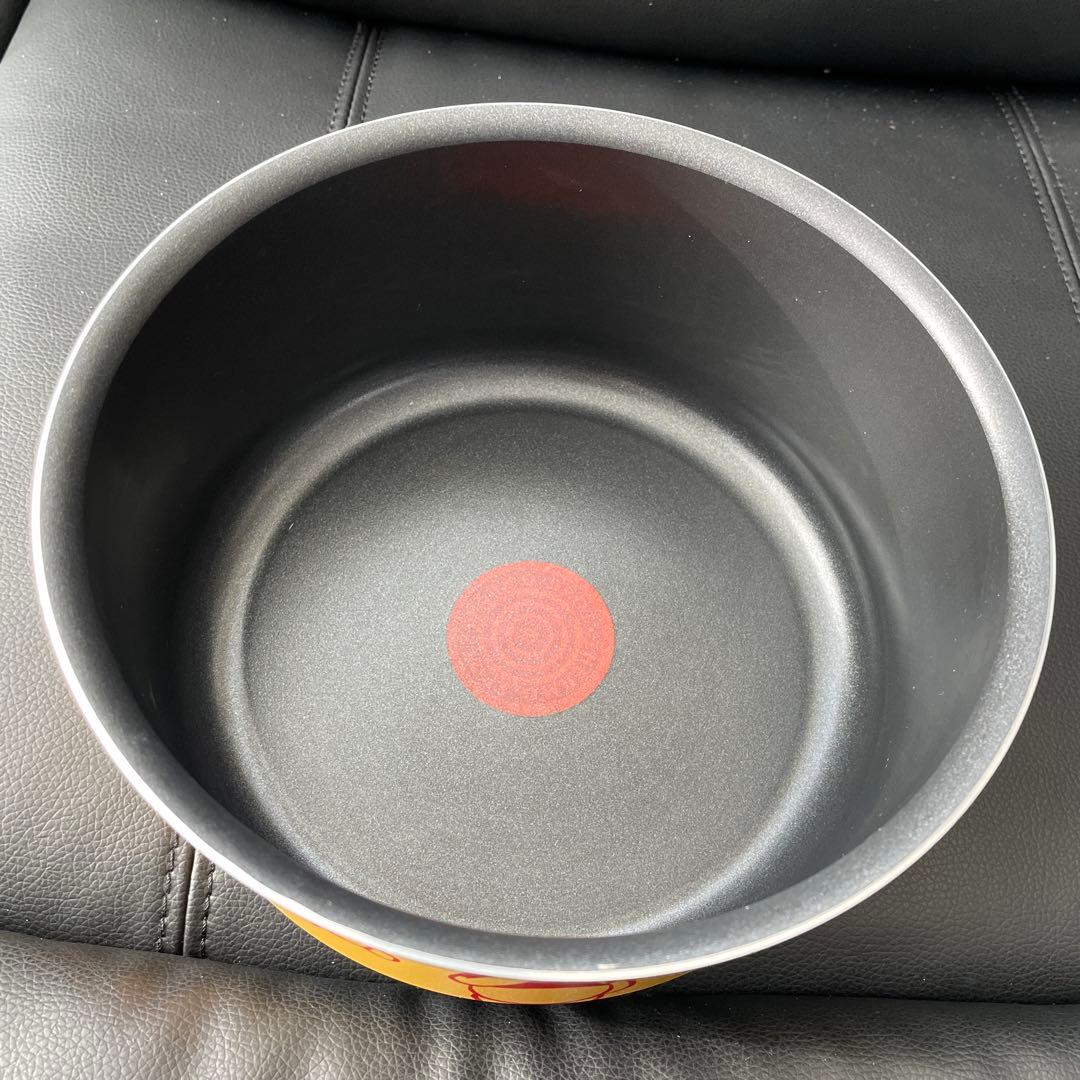 ティファール　プーさん鍋フライパン7点セット　新品　キッチン￼ 可愛い　新生活