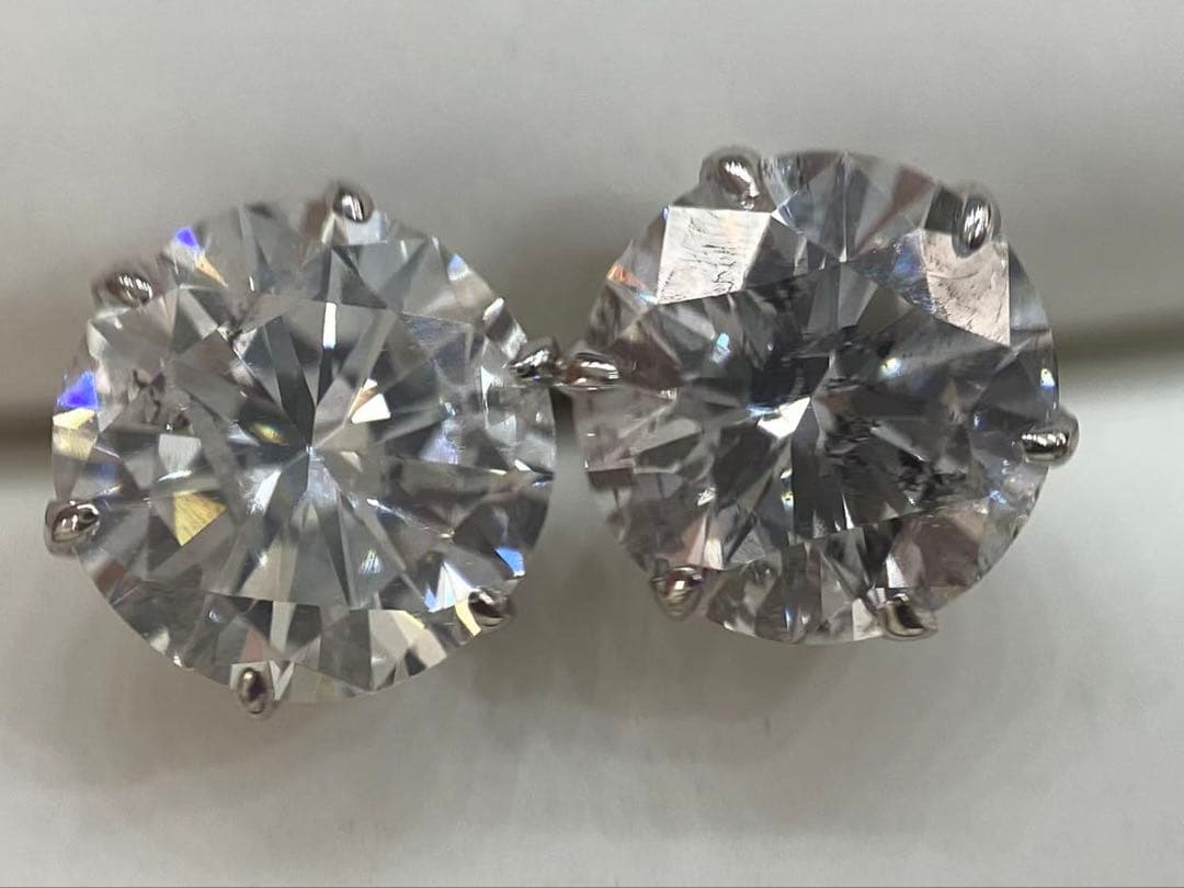 PT 一粒ダイヤモンド　ピアス　計1ct 新品