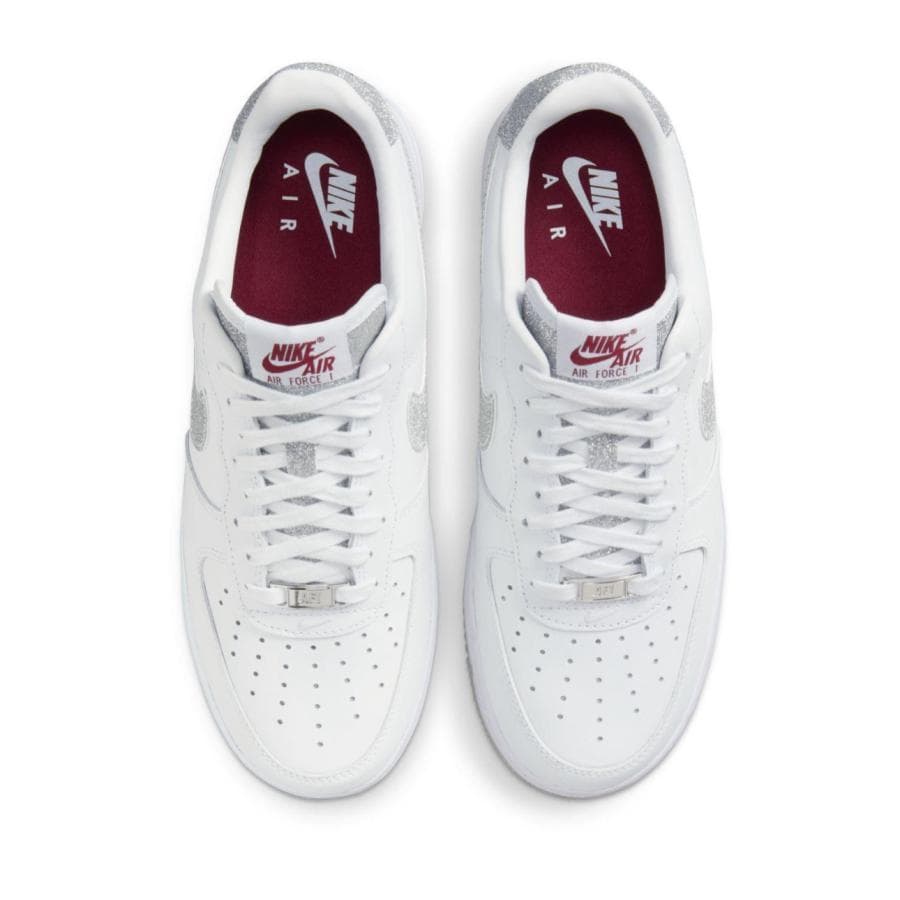ナイキ　NIKE AIR FORCE 1 07 LX 24cm