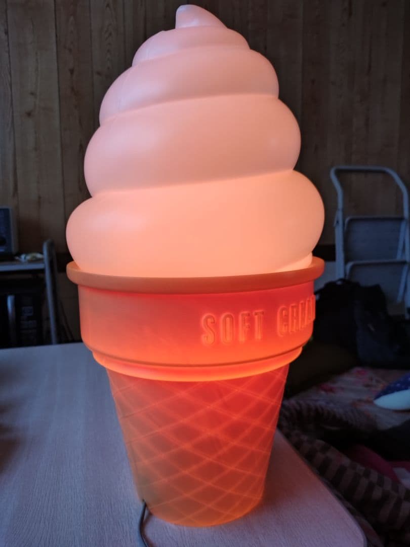 ソフトクリーム型LEDフロアスタンド