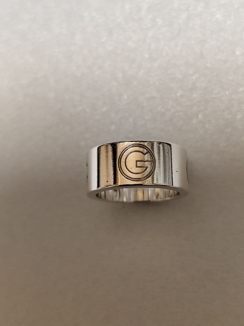 GUCCI ロゴ シルバー リング