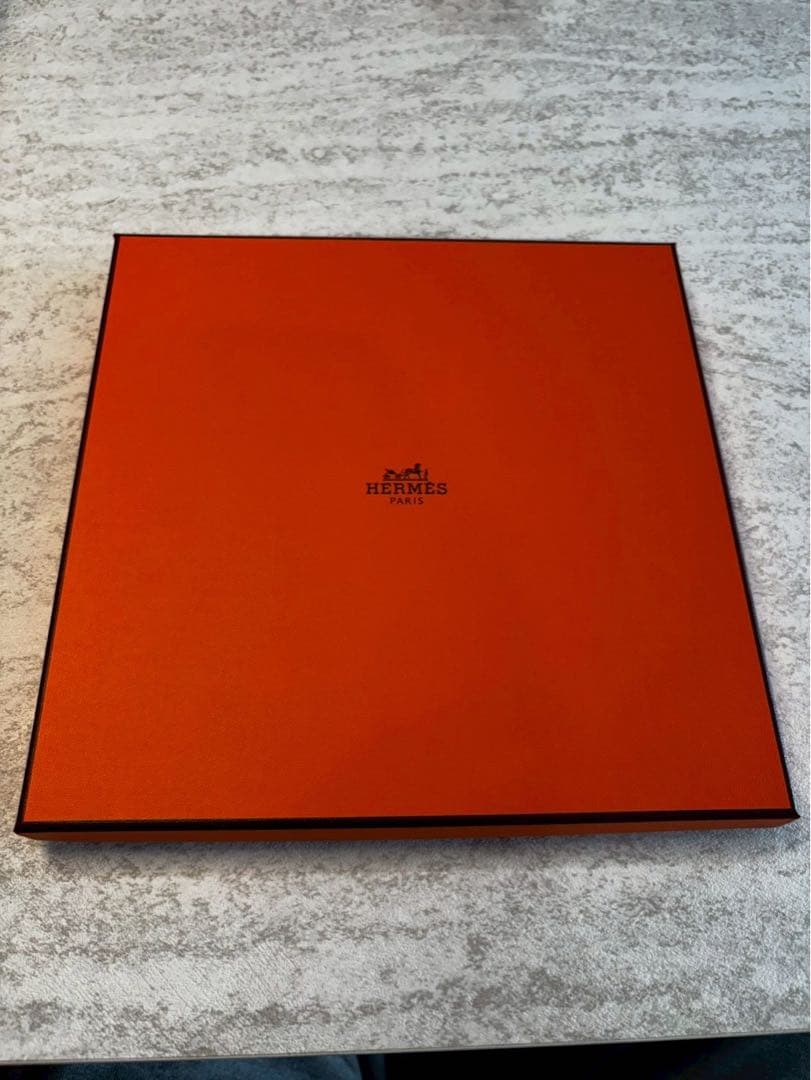 HERMES スカーフ カレ90 プラニフルール　新品