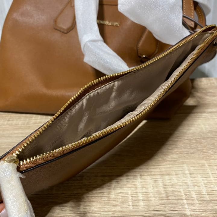 未使用❤︎ MICHAEL KORS マイケルコース トートバッグ　ポーチ付き