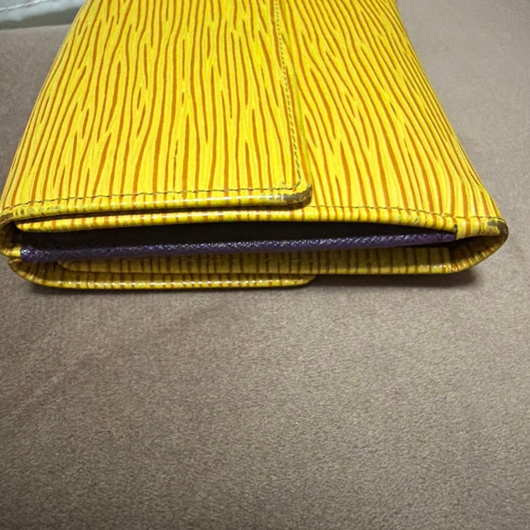 【レア】Louis Vuitton エピ 二つ折り財布