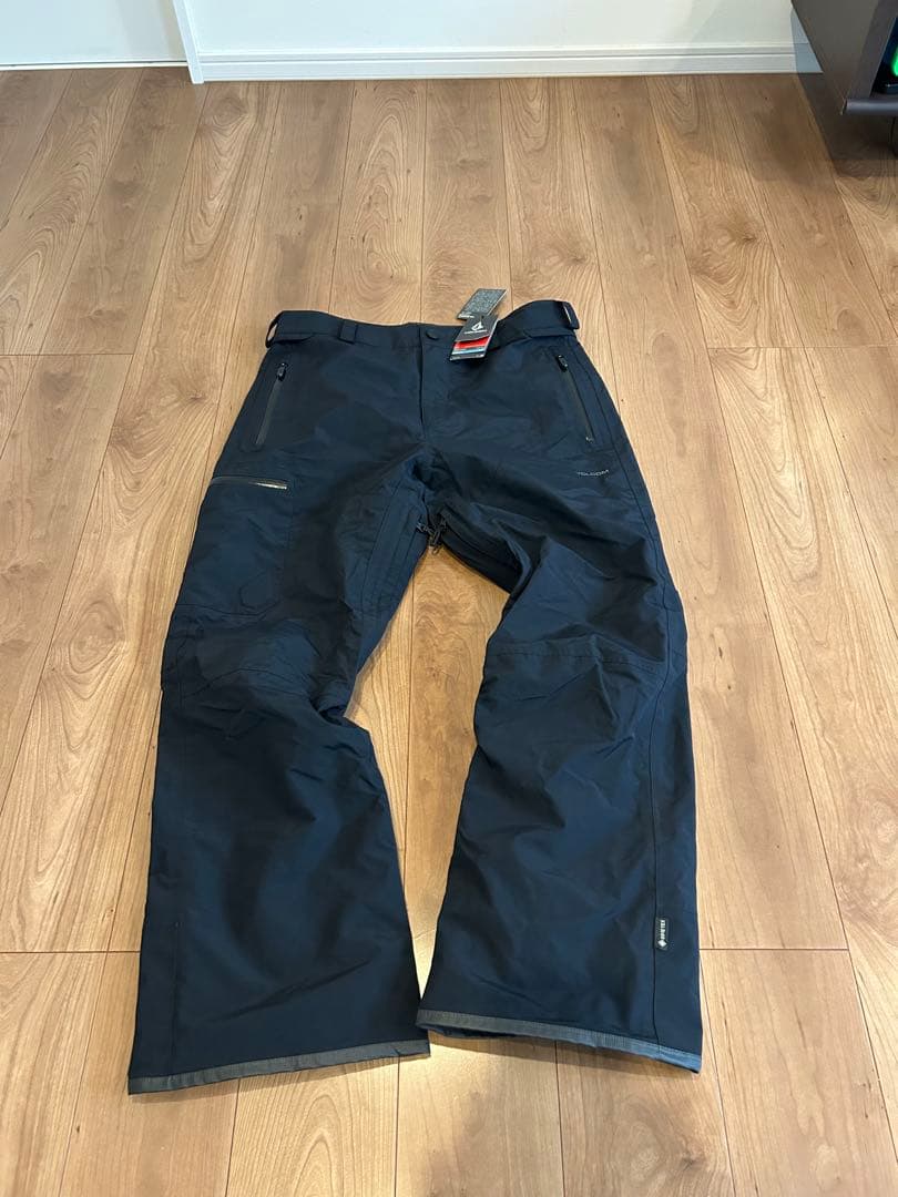 値下げ　VOLCOM スノーボード 上下セット L/M サイズ gore-Tex