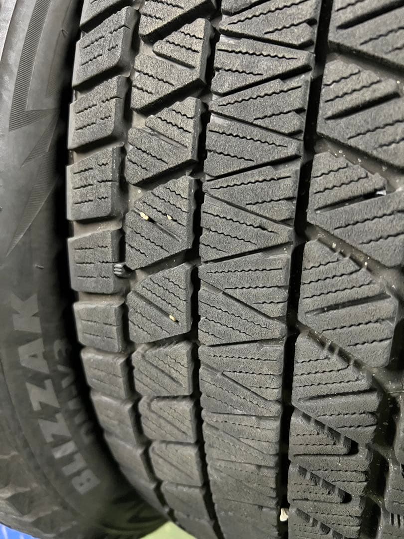 国産 ブリヂストン ブリザック VRX3 225/60/R18 4本セット