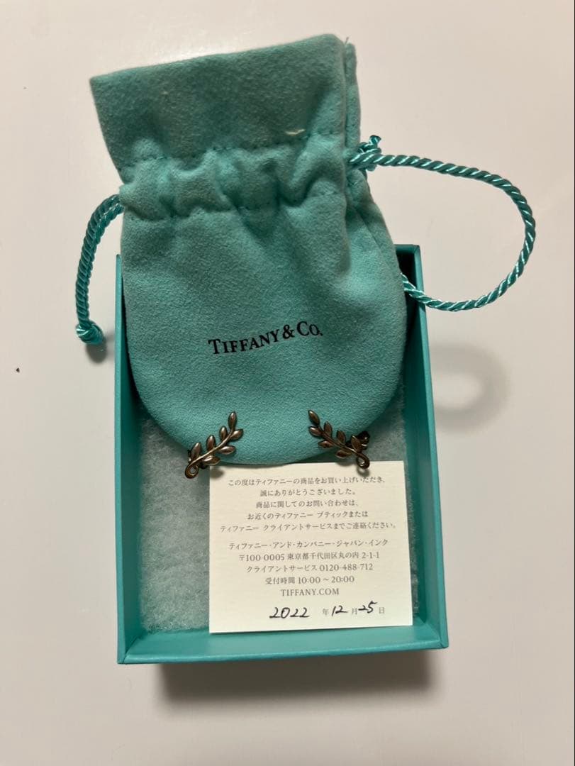 ⭐︎なっちゃん⭐︎ Tiffany & Co. 葉モチーフ ピアス