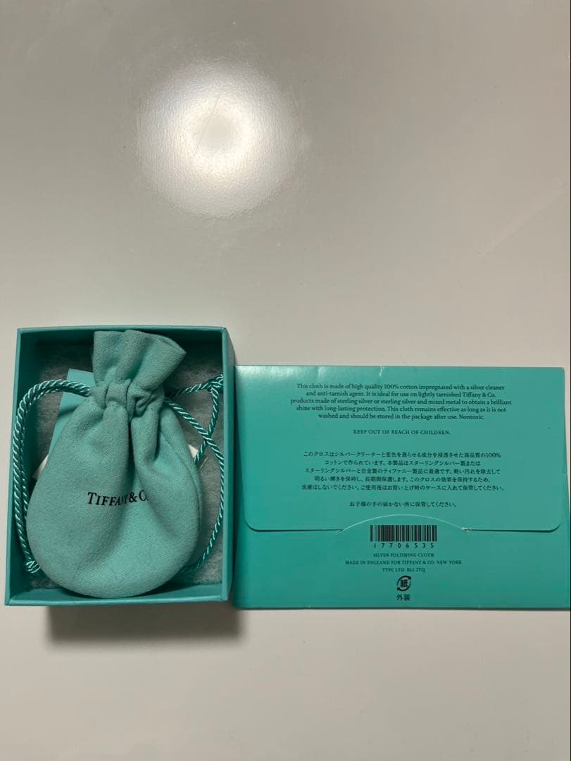 ⭐︎なっちゃん⭐︎ Tiffany & Co. 葉モチーフ ピアス