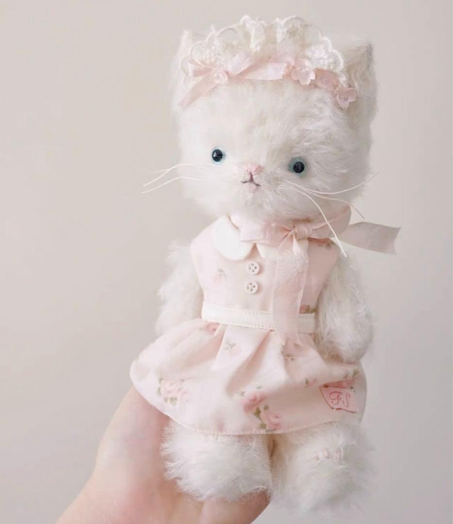 砂糖と苺と仔猫 アーティストベア 海外作家様 ハンドメイド ぬいぐるみ 部屋飾り