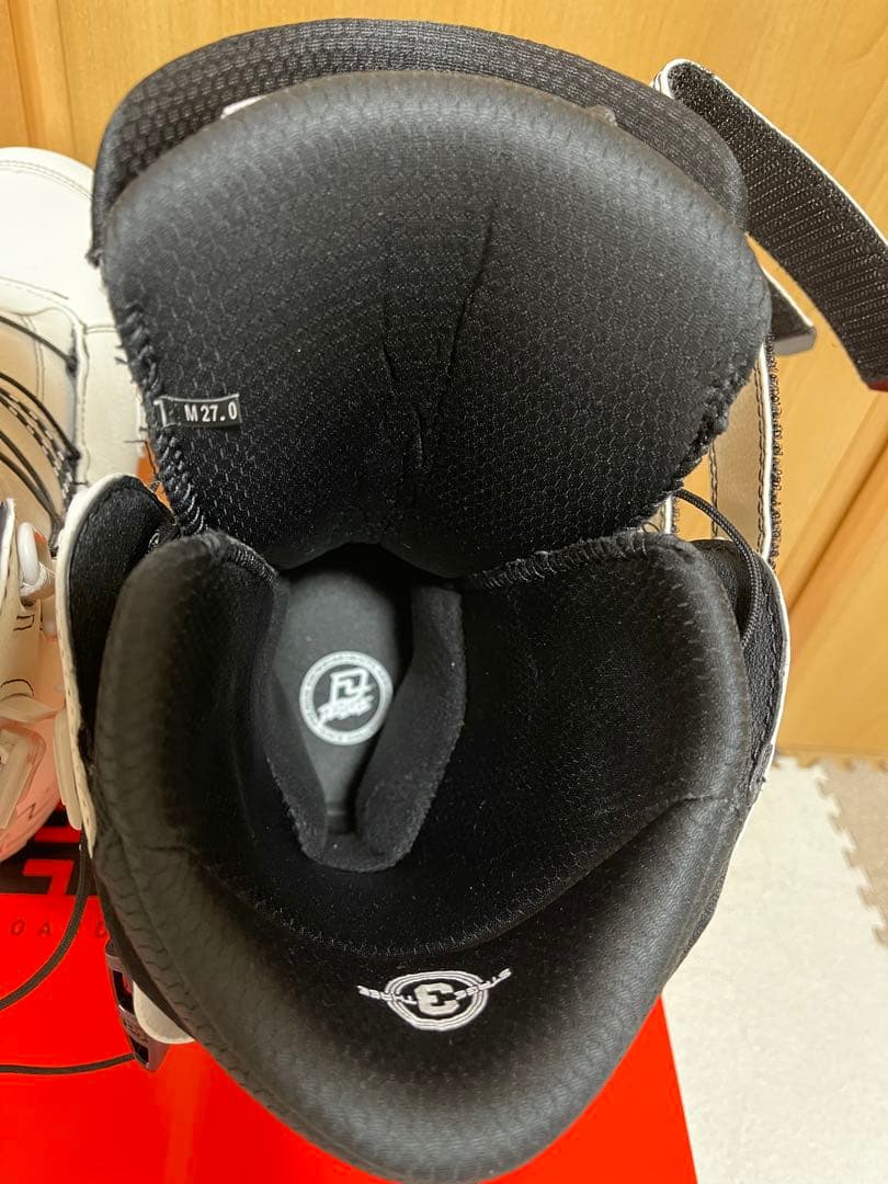 DEELUXE TEAM PRO 24-25 ２７cm