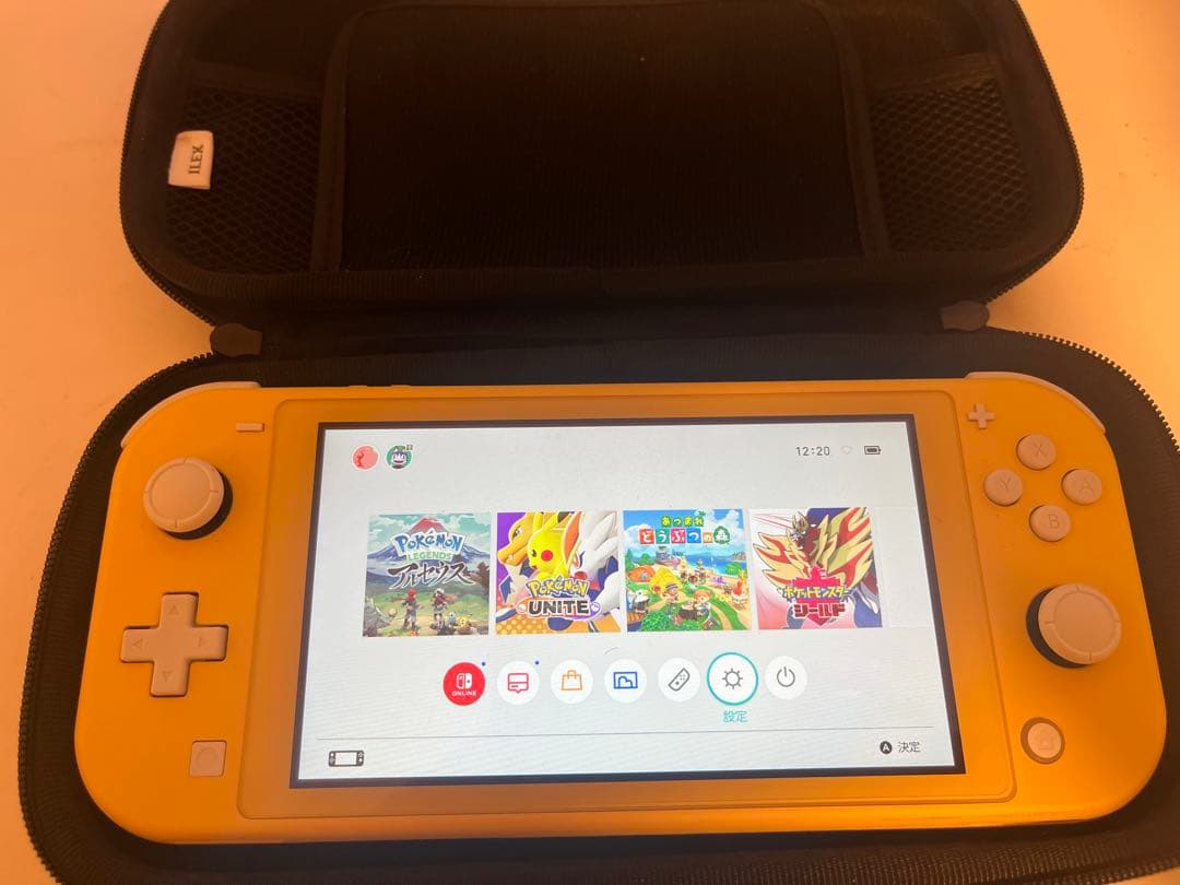 Nintendo Switch Lite イエロー 本体　ケース付き