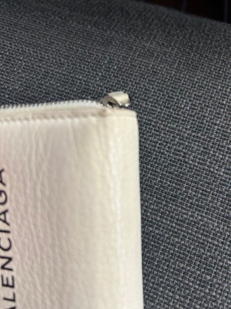 BALENCIAGA二つ折り財布ホワイト