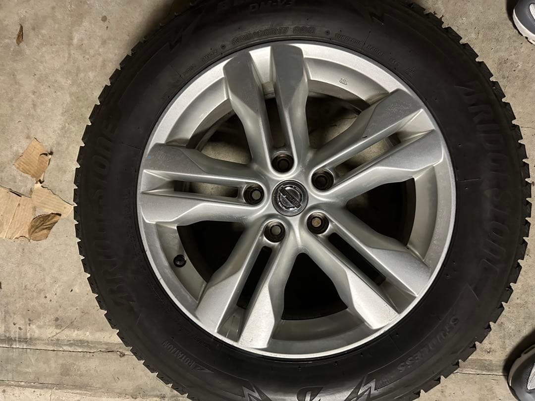 タイヤ・ホイール BRIDGESTONE BLIZZAK DM-V3 225/60R17