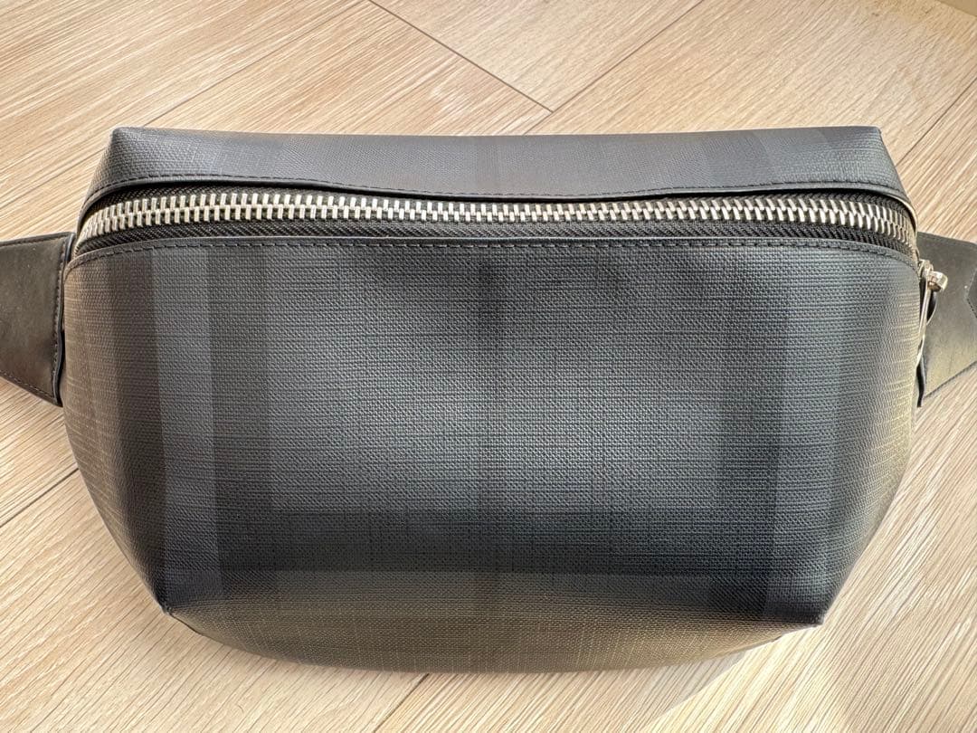 Burberry ボディバッグ ブラック