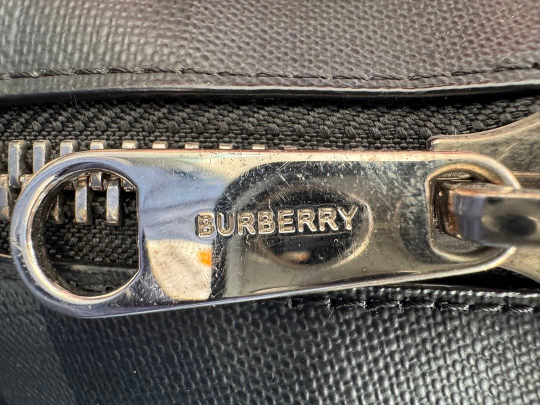 Burberry ボディバッグ ブラック