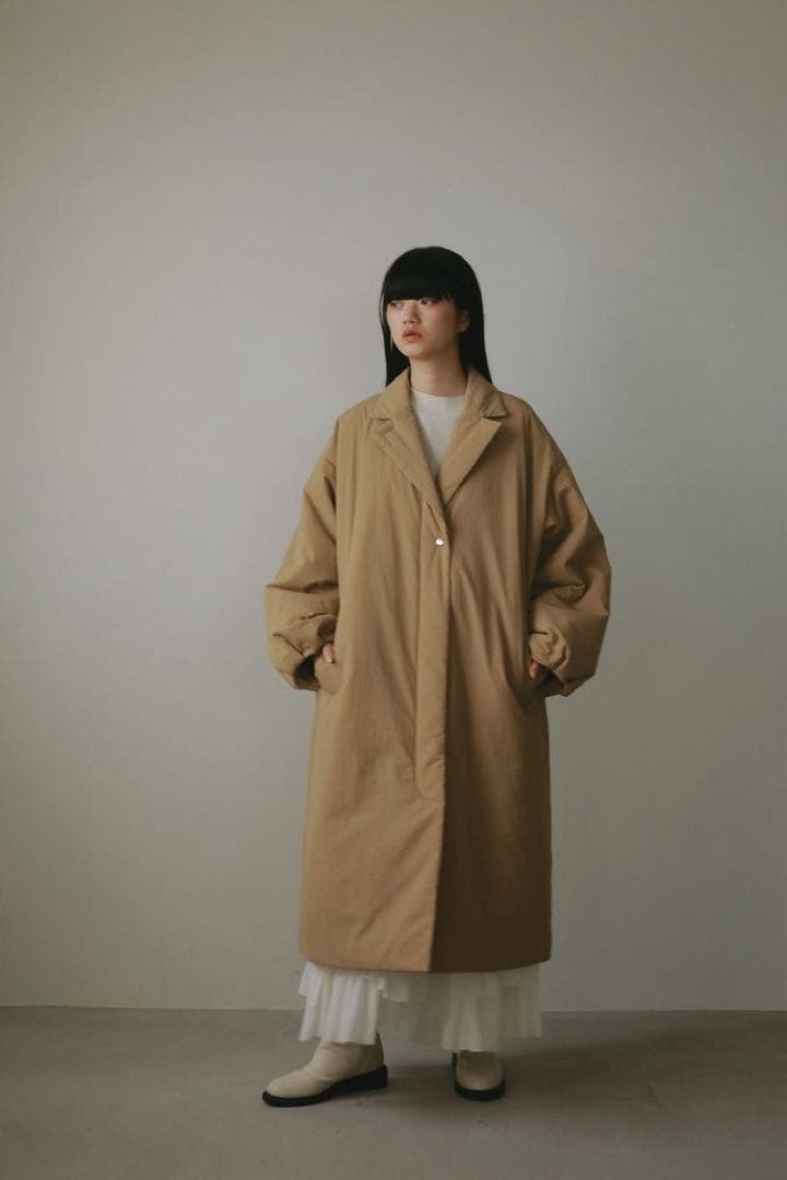 CASA FLINE 6.5万円 撥水リサイクルナイロン中綿コート　ベージュ