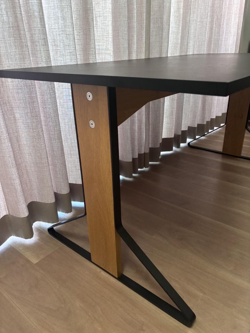 送込 Kaari Table カアリ テーブル ブラックリノリウム REB012