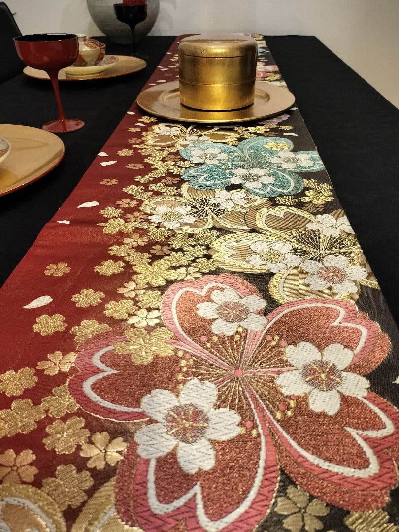 A958★逸品‼️豪華刺繍‼️ひな祭り‼️テーブルランナー2m2cm