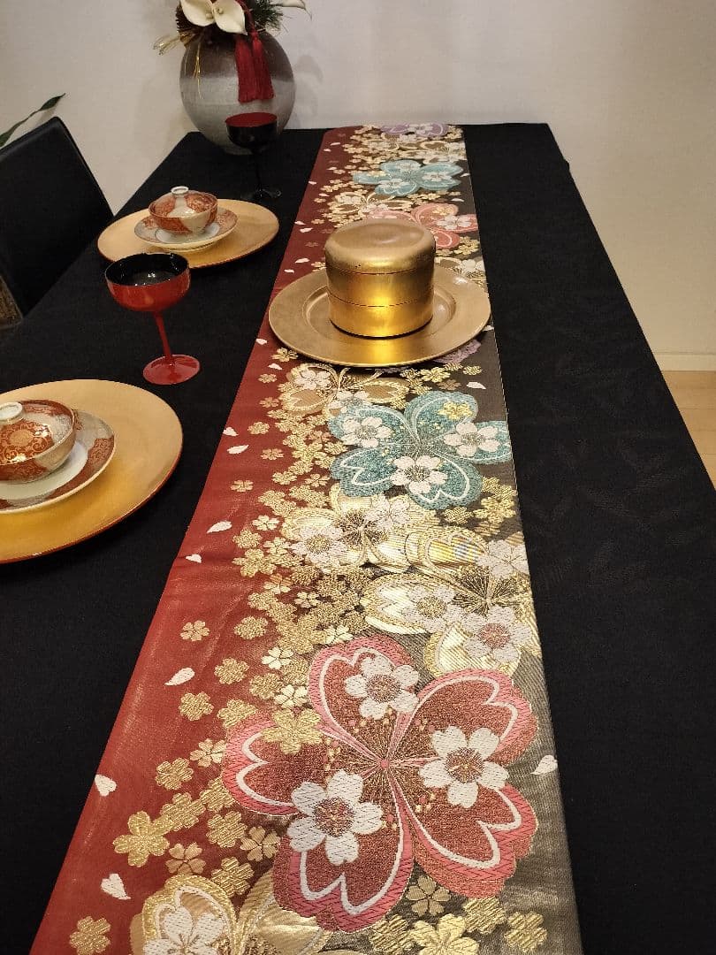 A958★逸品‼️豪華刺繍‼️ひな祭り‼️テーブルランナー2m2cm