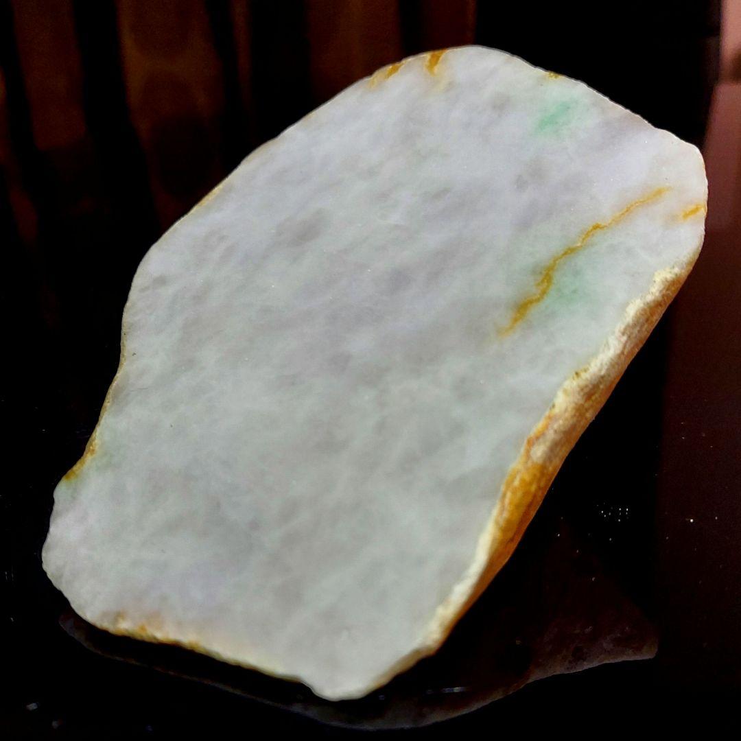 淡いピンクが綺麗で大きな JADEITE 本翡翠 原石 1面磨き 517