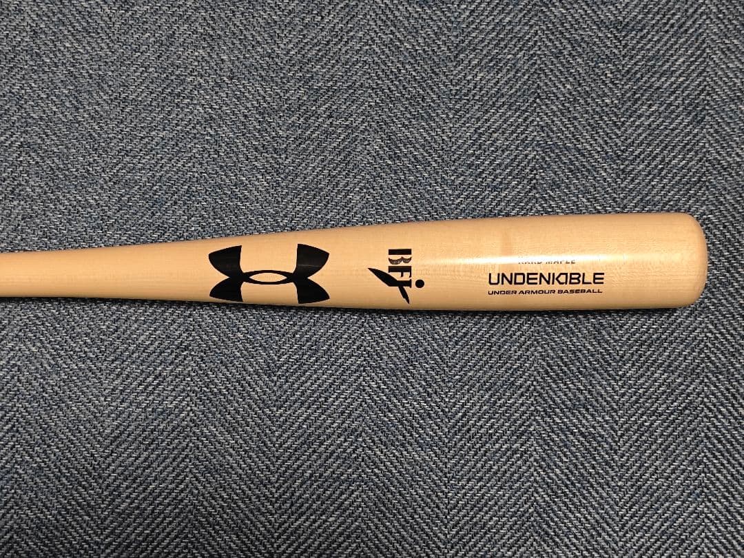 UA 硬式木製バット 吉田正尚モデル 84cm (1371238)
