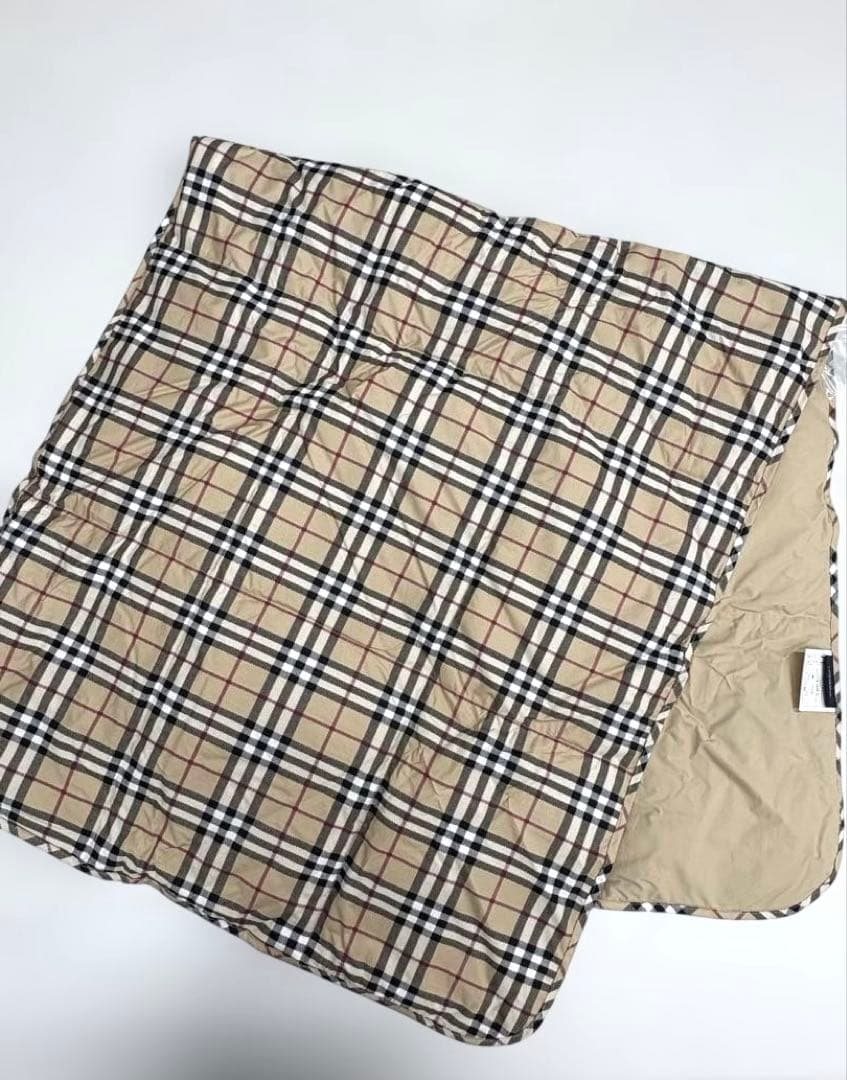 未使用✨️BURBERRY LONDON ダウン＆フェザー ひざ掛けノバチェック