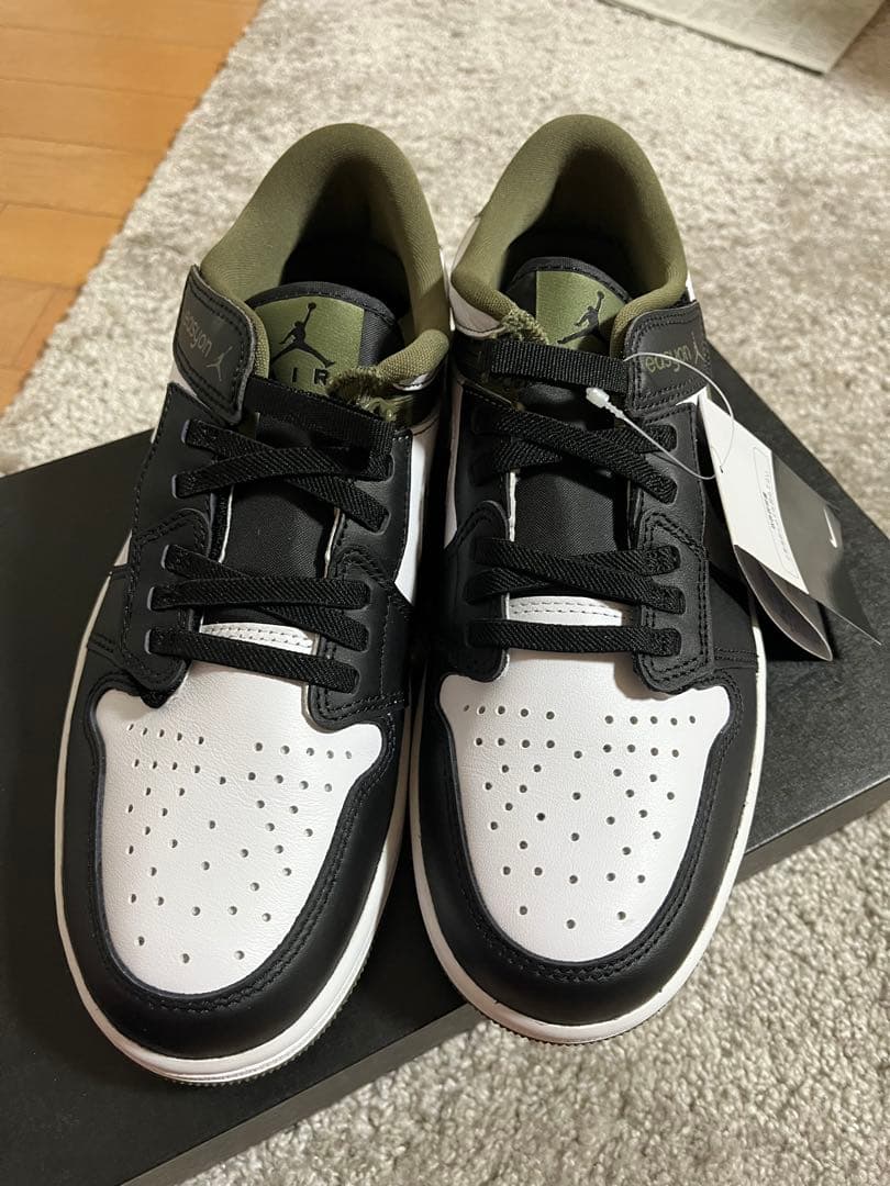 【新品】Nike Air Jordan 1 Low ホワイト/ブラック/オリーブ