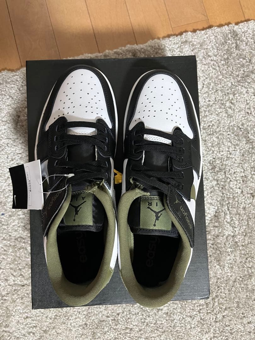 【新品】Nike Air Jordan 1 Low ホワイト/ブラック/オリーブ