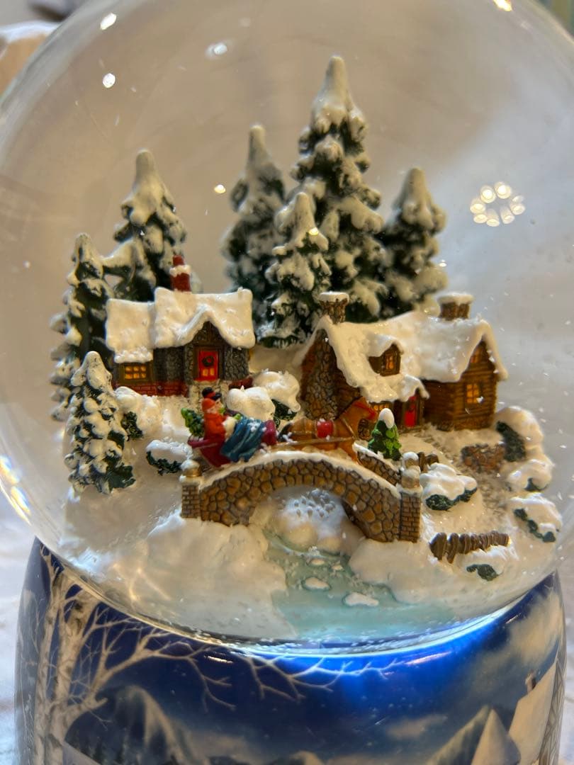 スノードーム 雪景色の村　オルゴール　クリスマス