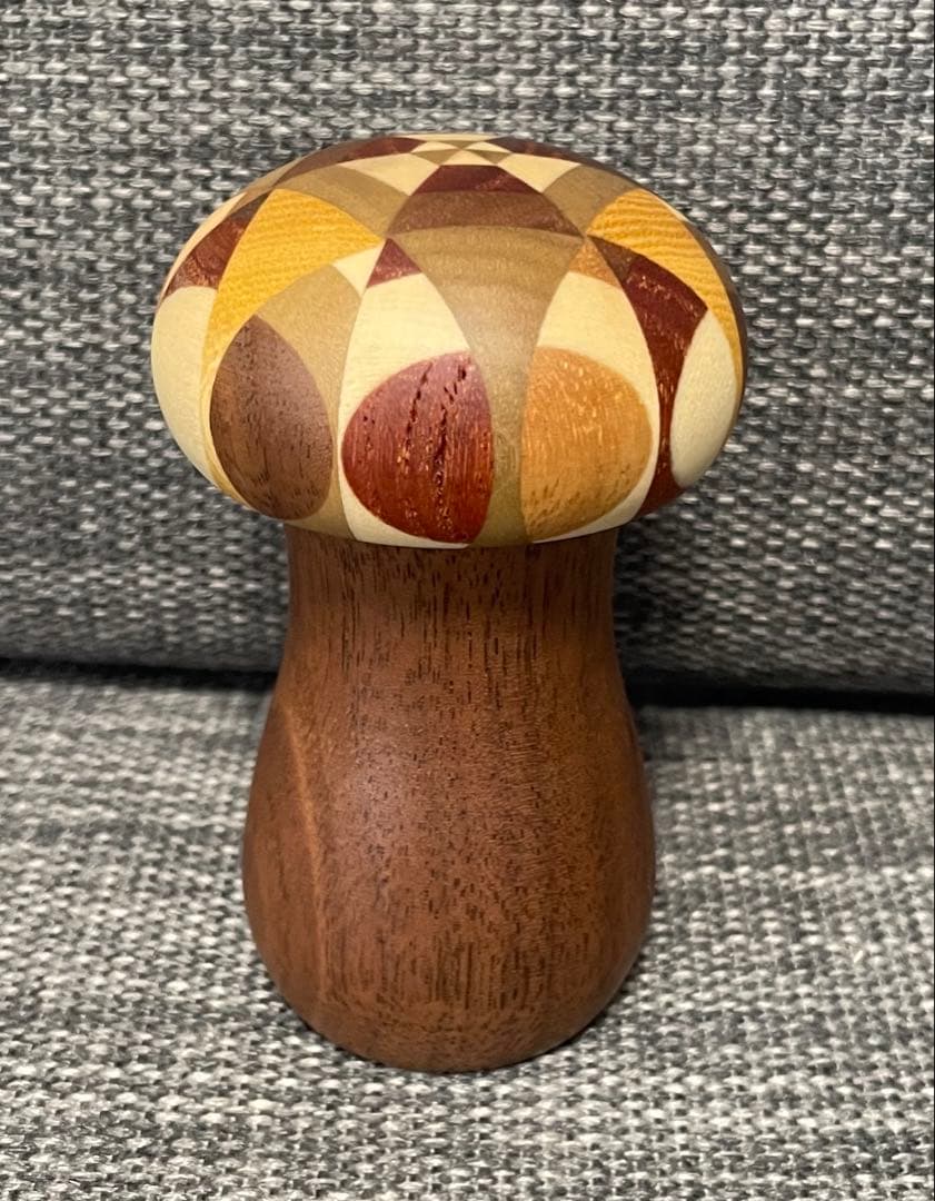木製きのこ　楊枝入れ　寄木細工