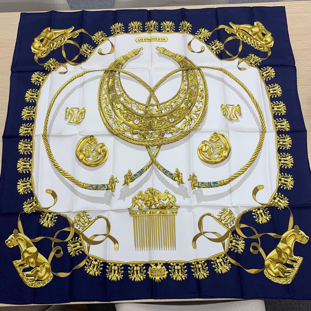 HERMES カレ90 LES CAVALIERS D'OR シルクスカーフ