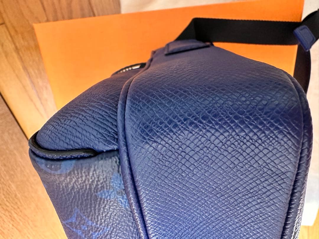 ルイヴィトン ショルダー　タイガラマメッセンジャーPM コバルト 極美品