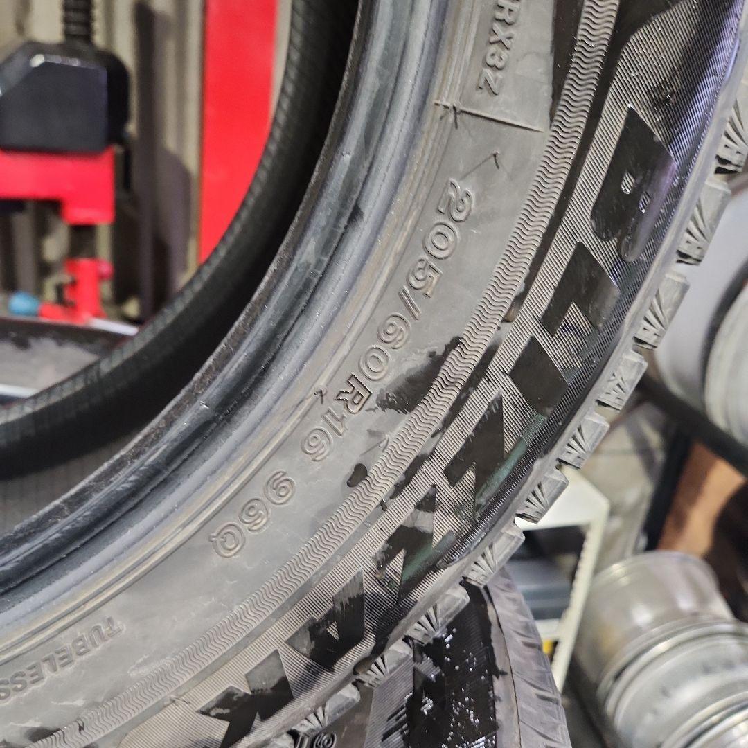 205/60R16　スタッドレス　4本セット 22年製