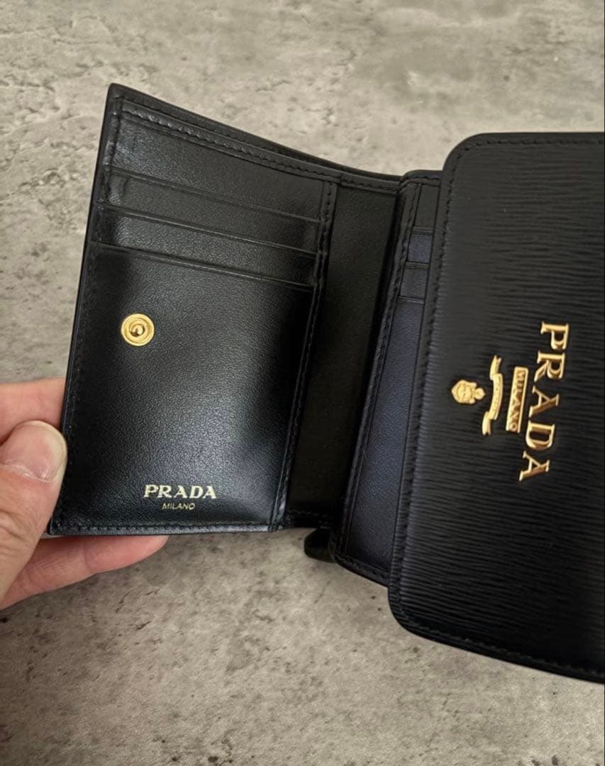 【ほぼ新品】PRADAプラダ 財布1MH025 VITELLO MOVE I