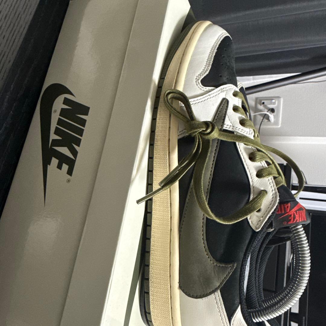 靴 NIKE Air Jordan 1 travis