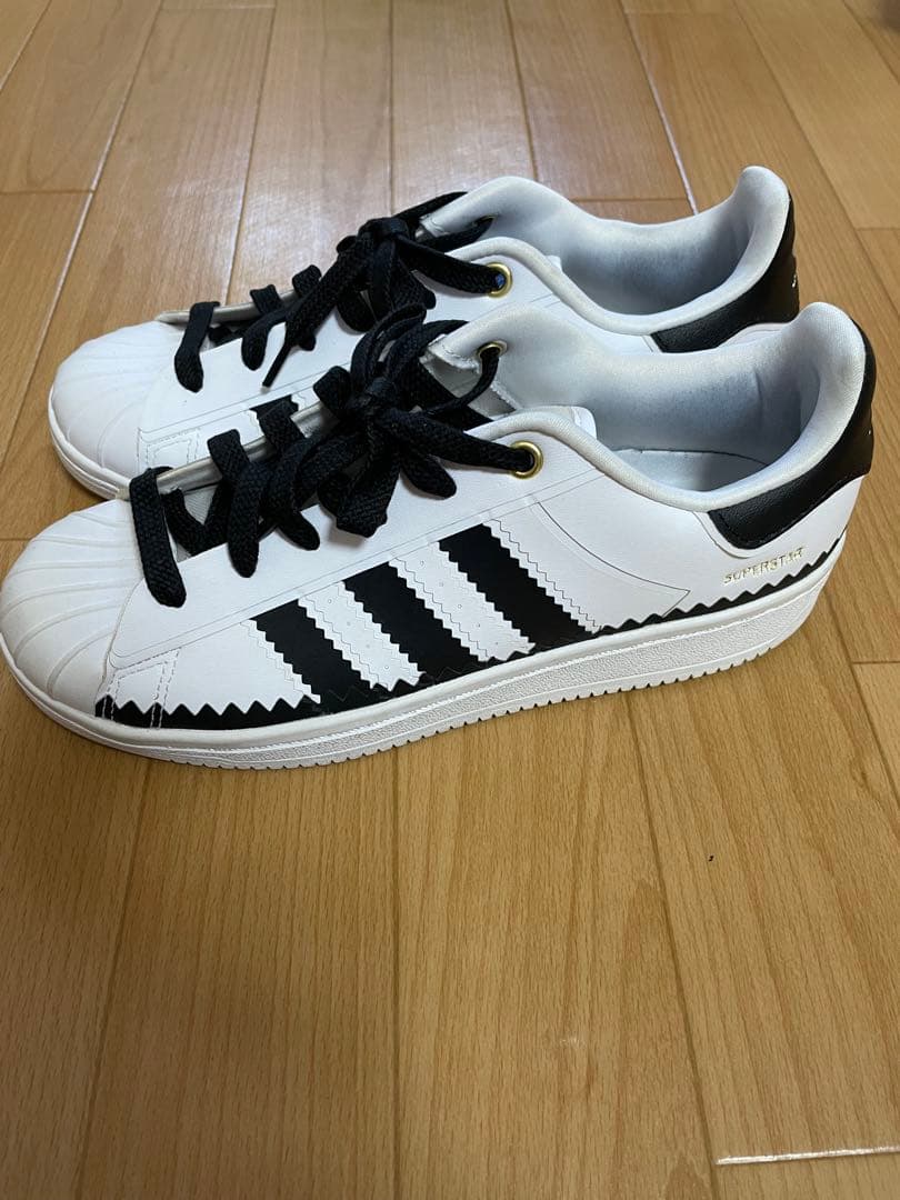 週末限定　アディダス　スーパースター　ホワイト　ブラック　24.5センチ