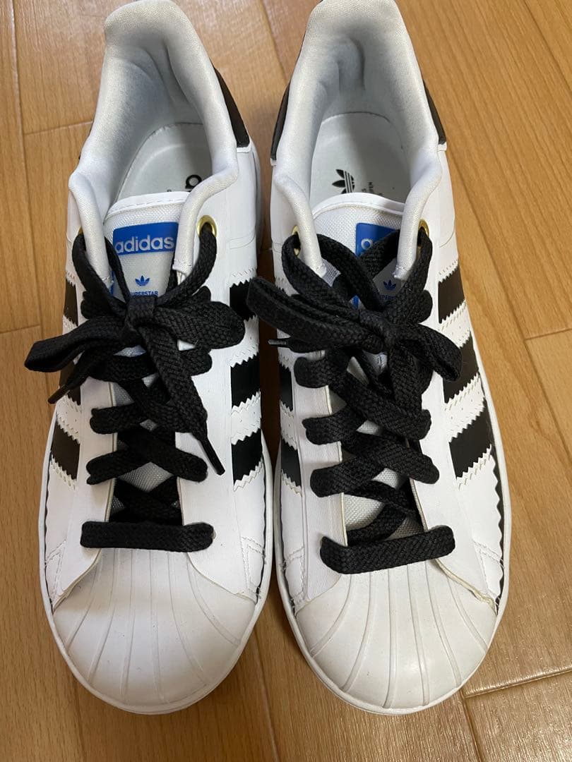 週末限定　アディダス　スーパースター　ホワイト　ブラック　24.5センチ