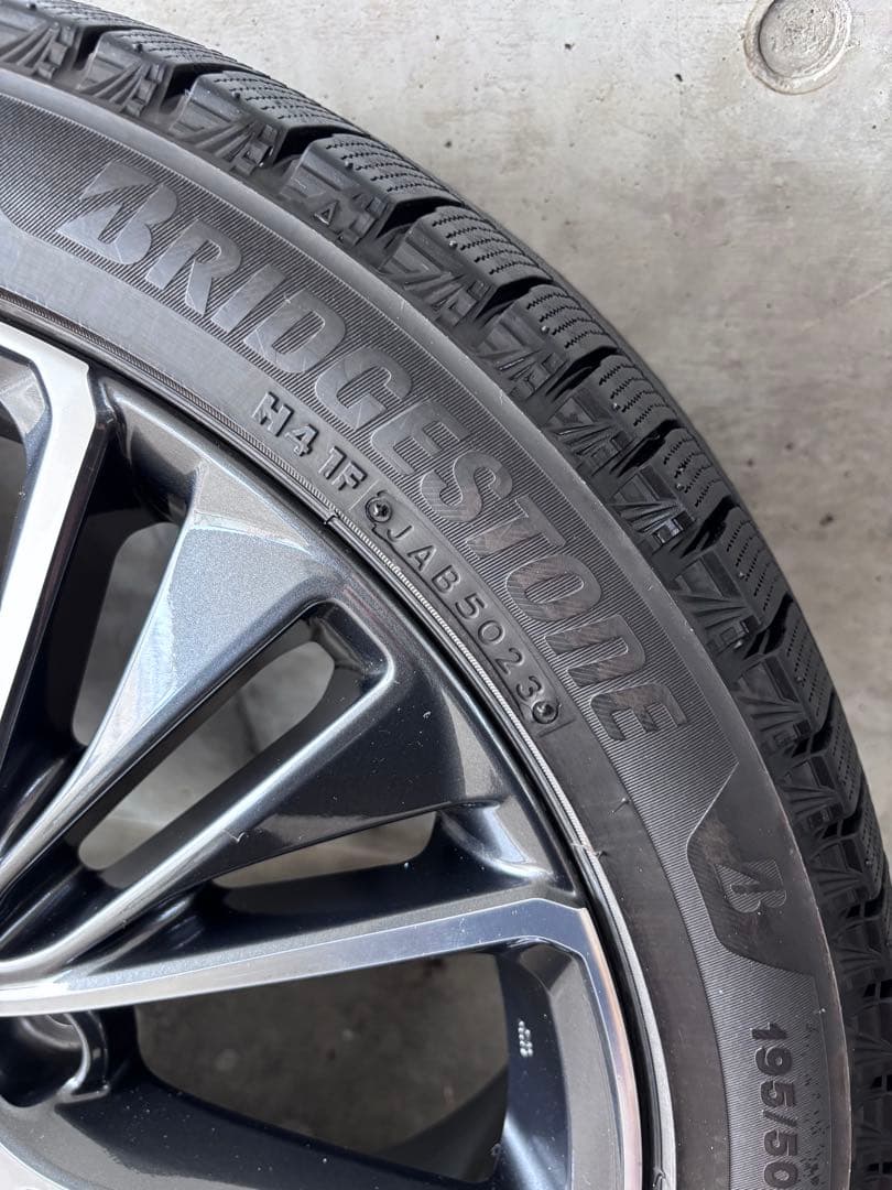プリウス60 純正19インチ+スタッドレス.ブリヂストン VRX3